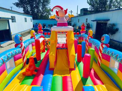 Коммерческий надувной батут «Парк развлечений», 14*6*7 м.