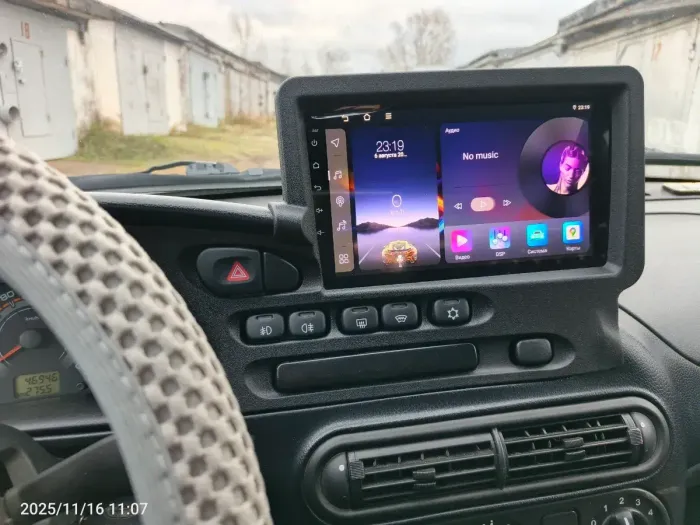 Магнитола для Chevrolet Niva, Lada Niva Travel (любая комплектация, цельная рамка) - Teyes CC3L на Android 10, CarPlay, 4G SIM-слот