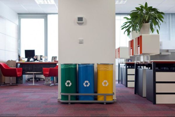 «Амират»: Чистота и стиль 2026. Как выбрать урны и корзины для офисного пространства