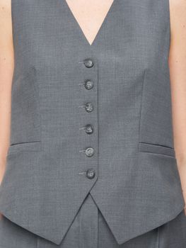 Жилет костюмный