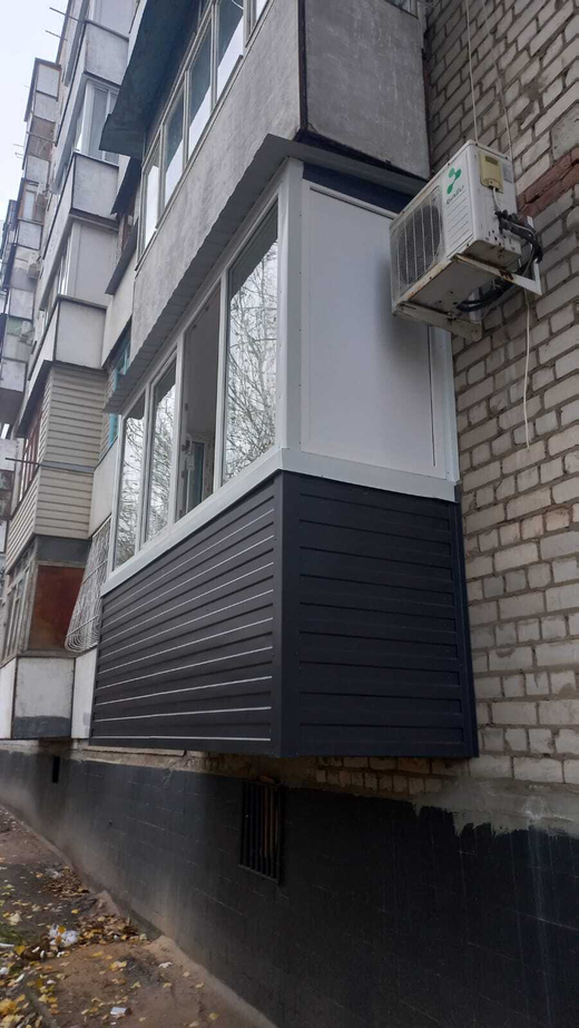 Остекление балкона с крышей и внутренней отделкой