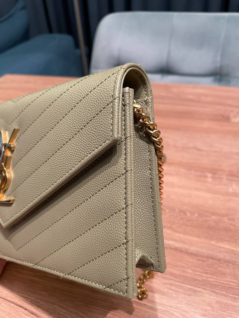 Сумка Saint Laurent Envelope mini