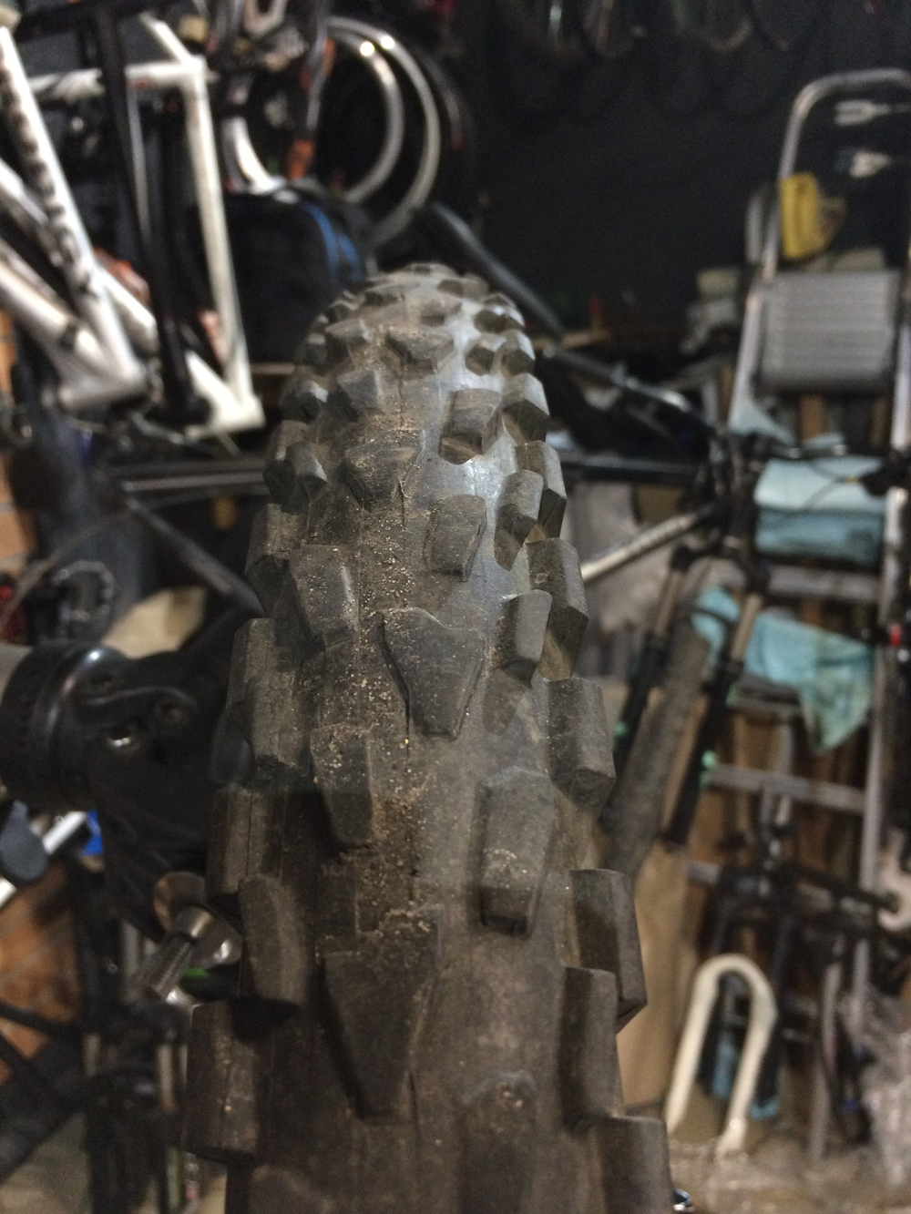 Колесо переднее 26 Alexrims TD17 / Sram X9 100×QR + покрышка WTB Velociraptor + ротор Shimano RT51 160мм