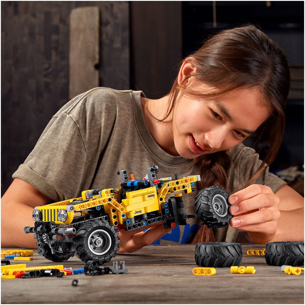 Конструктор LEGO Technic Jeep Wrangler 42122