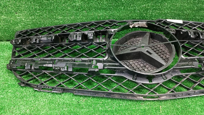 Решетка радиатора Mercedes GLK X204 (2012-2015)