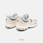  Кроссовки New Balance 2002R 