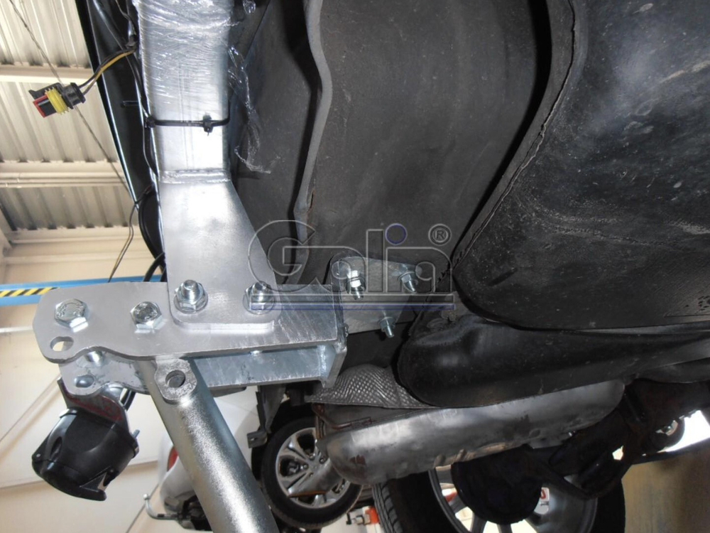Фаркоп оцинкованный Galia F001A для FIAT Brava хетчбек 1995-2001(паспорт и сертификат в комплекте)(без электрики)