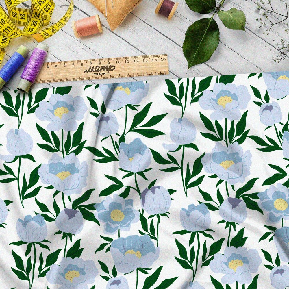 Ткань барби бледные голубые цветы с тёмно-зелёными листьями