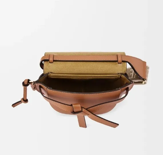 Кожаная женская сумка Loewe Gate коричневый