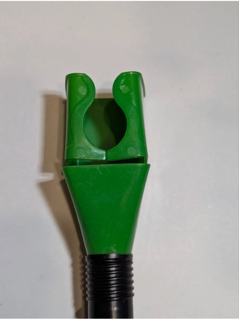 + t Воронка непроливайка для мототехники и др. Зеленая