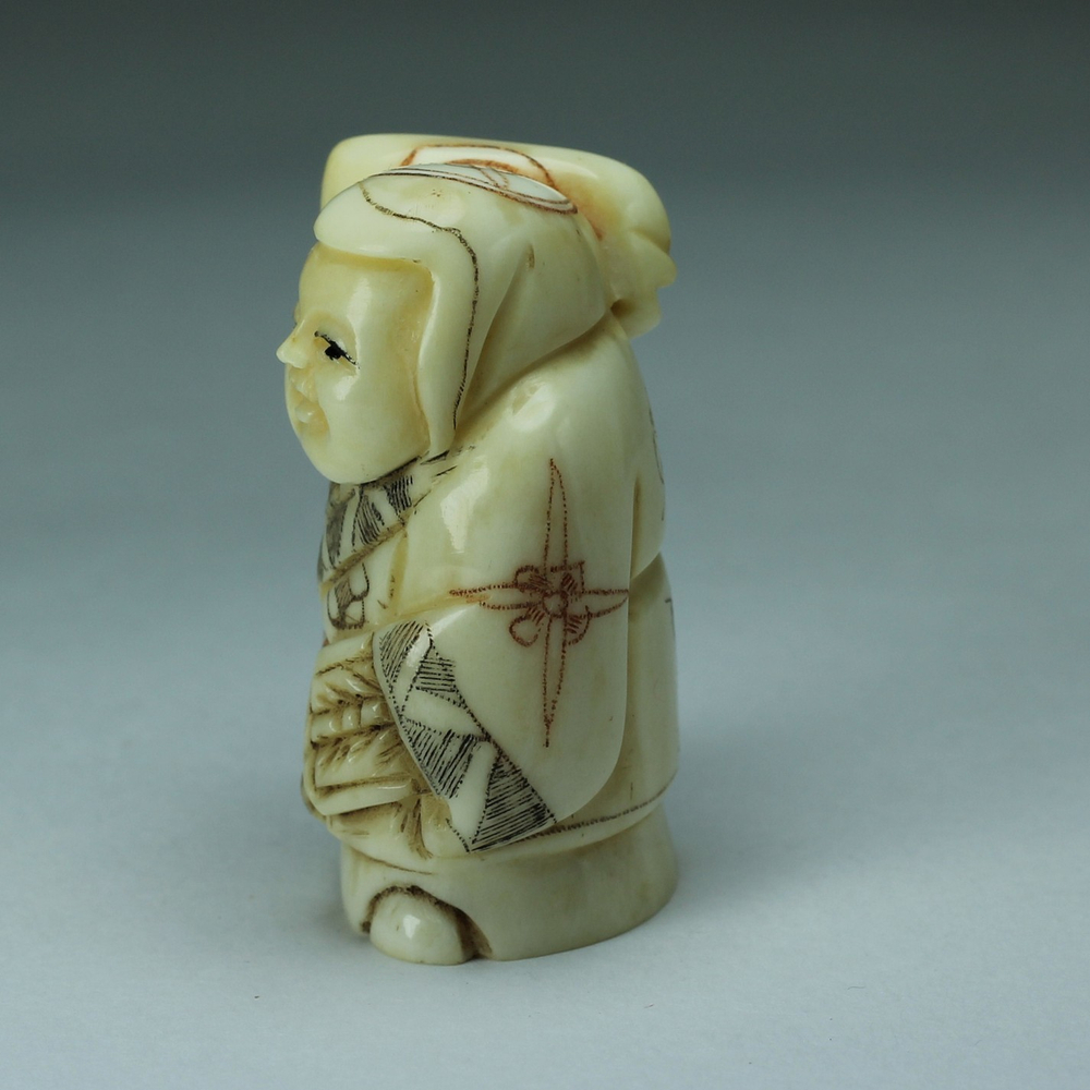 Нэцкэ Ребенок со скрижалями