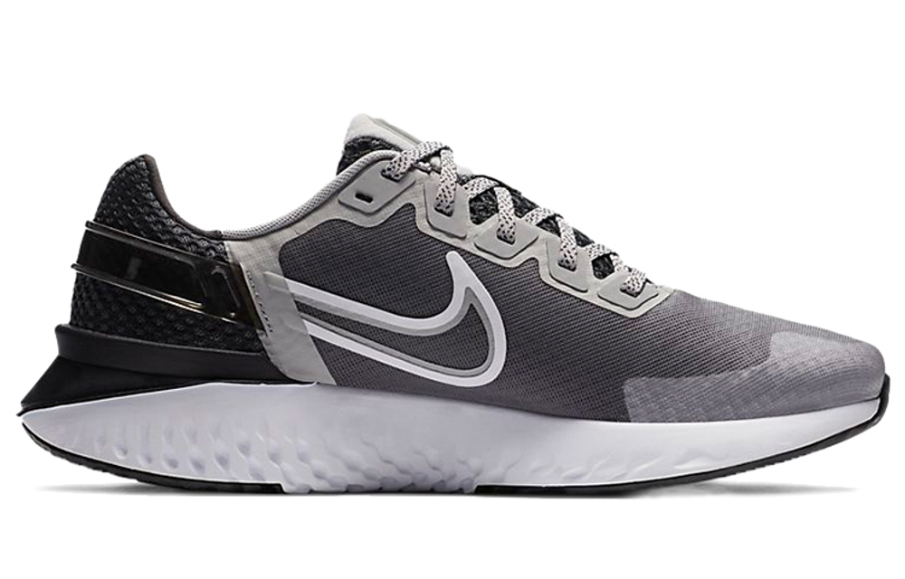 Кроссовки Nike Legend React 3
