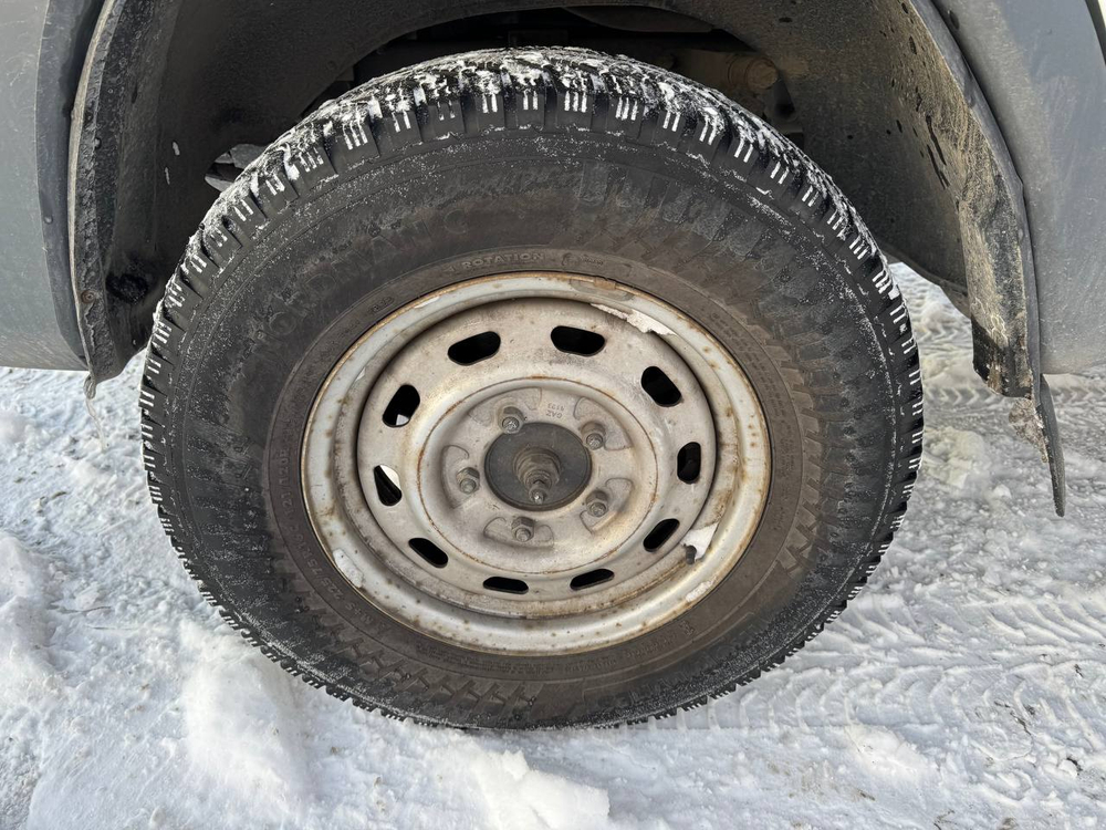 GAZ SOBOL Цельнометаллический 27527 (Бензиновый, 2,7 л, 107 л.с, 4WD)