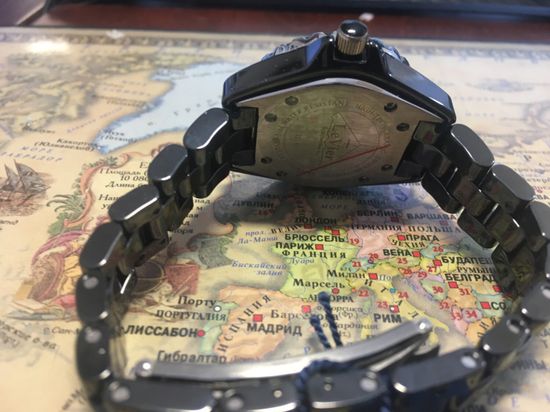 Женские французские керамические часы LeVier L 7514 L Bl/Red вид сзади