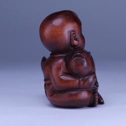 Нэцкэ Ребенок со священным карпом