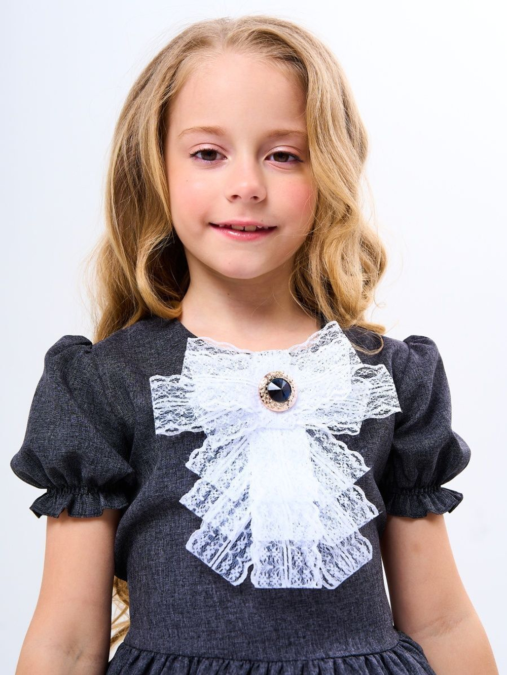 Школьное платье для девочки с кружевом