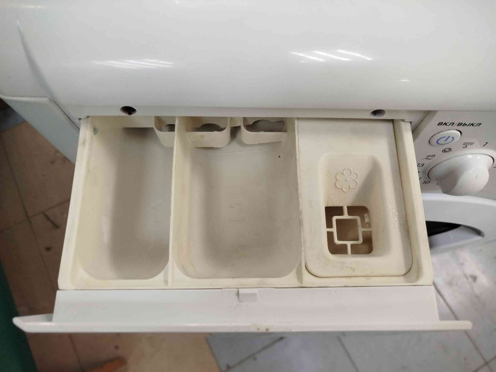 Стиральная машина Indesit IWSD 6105 6 кг б/у