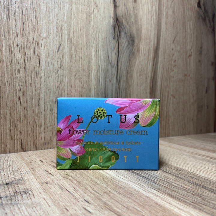 Крем для лица Jigott Lotus Flower Moisture Cream для увлажнения кожи с экстрактом лотоса 100 мл