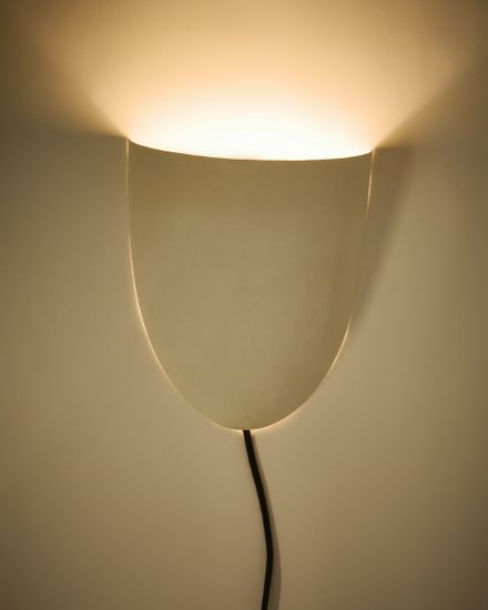 Настенный светильник Nibla из металла с эффектом белой глины