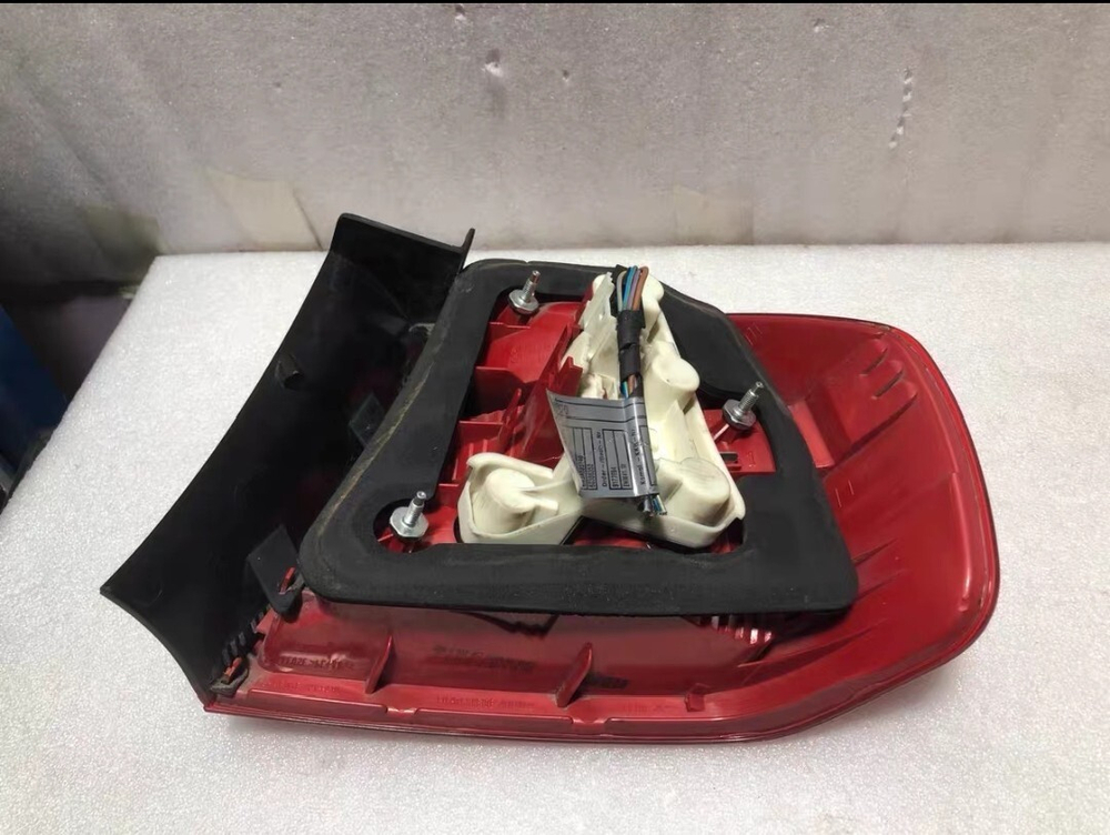 задний фонарь (основание) BMW 3 серии E90 325 330 335 M3