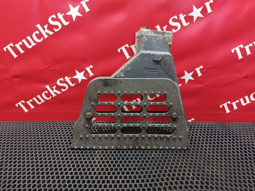 Кронштейн подножки правый 2018г