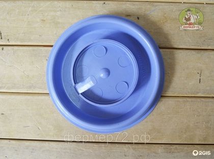 Поилка под банку