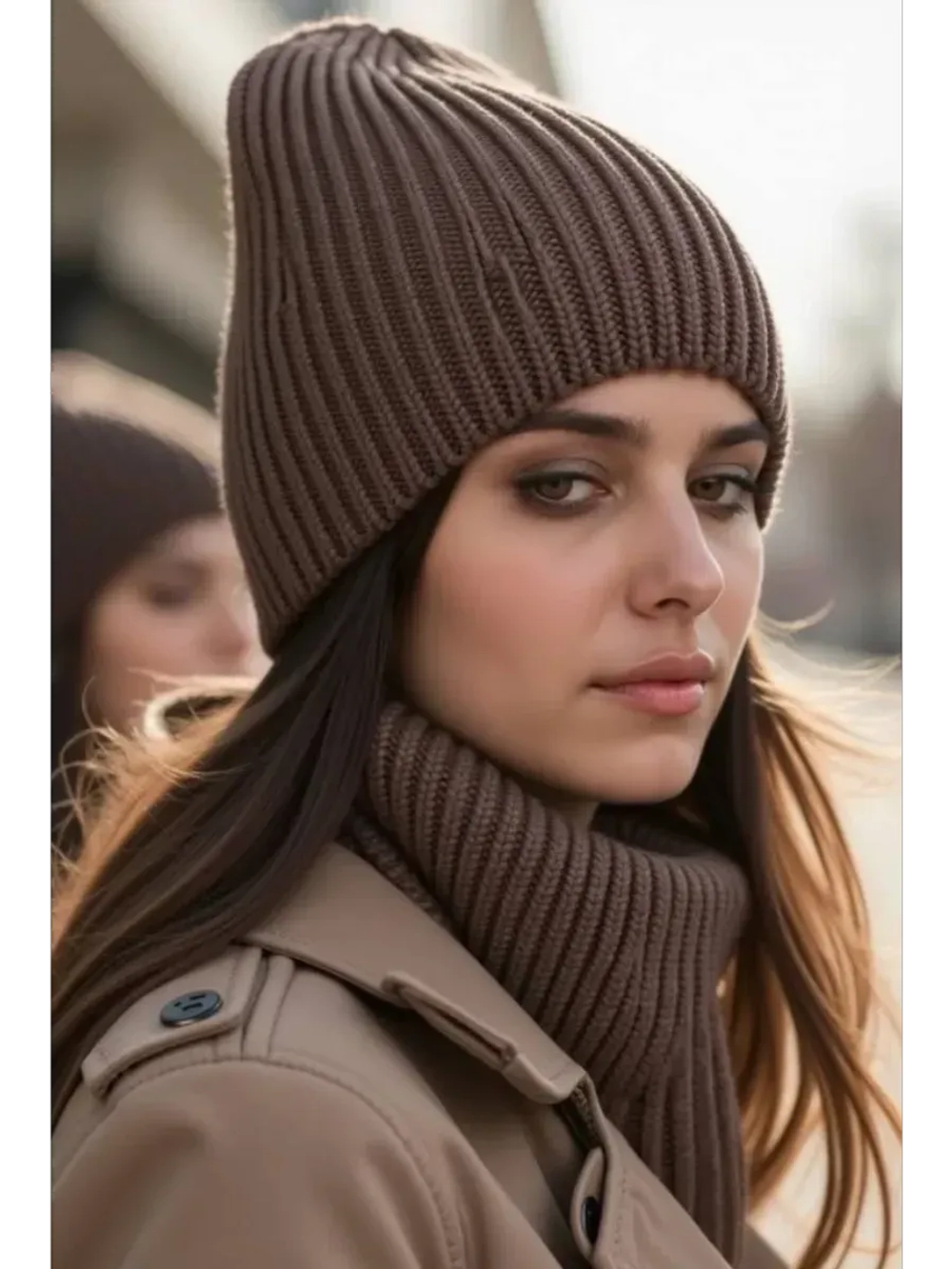 Шапка осенняя вязаная бини для прогулок и спорта