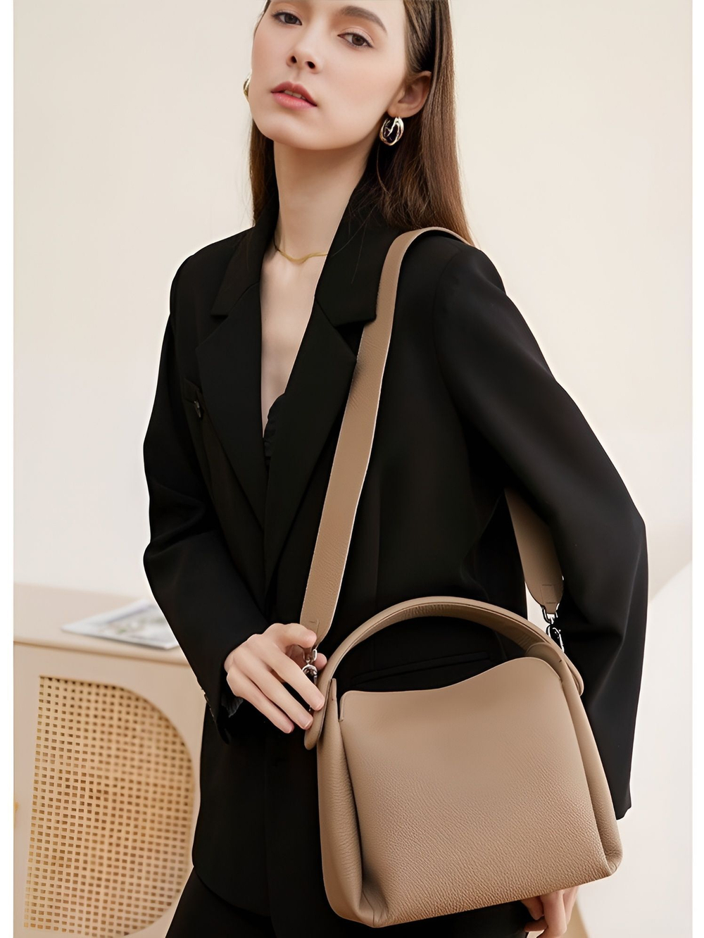 женская сумка на плечо из натуральной кожи