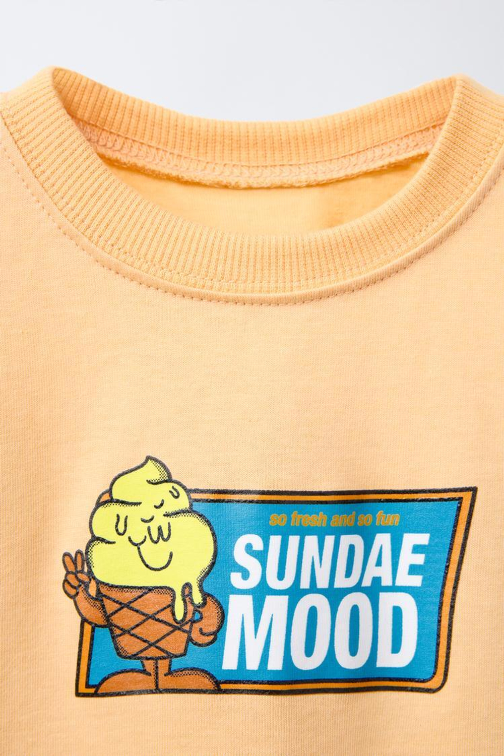 ZARA ФУТБОЛКА С ПРИНТОМ «МОРОЖЕНОЕ», СВЕТЛО-ОРАНЖЕВЫЙ