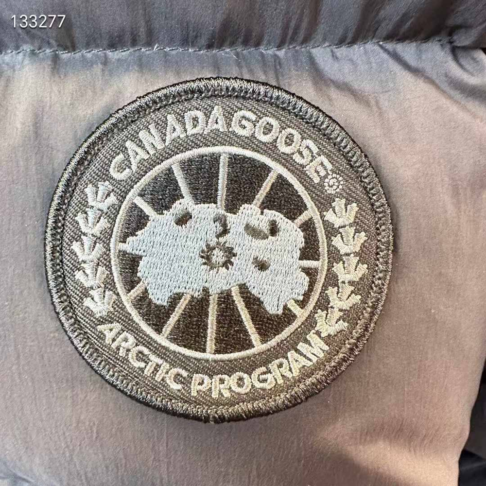 Пуховик Canada Goose