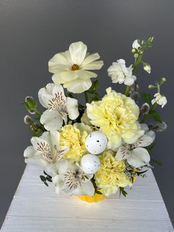 Композиция в керамической кружке