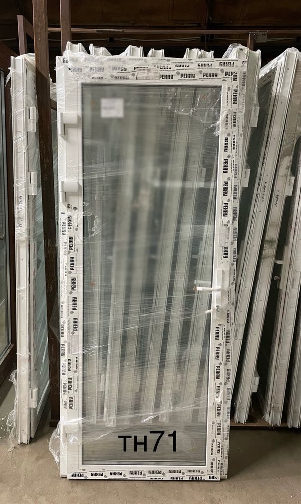 Пластиковая дверь 2040(в) х 850(ш) лев РЕХАУ новая