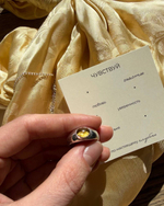 кольцо Чувствуй по-своему (с индивидуальной гравировкой под камнем)