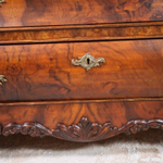 Шкаф — витрина