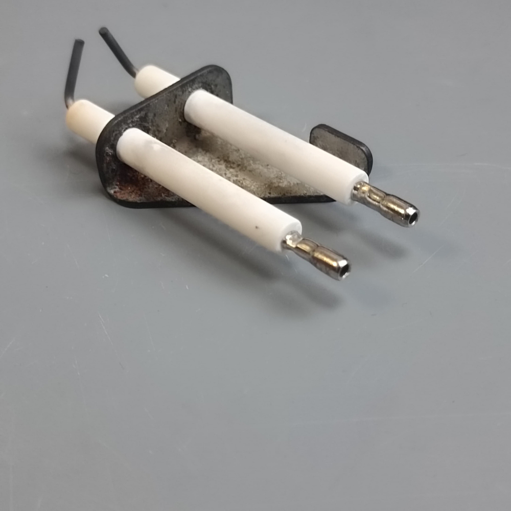 Б/У Электрод розжига для котлов BUDERUS U022-24, U042-44, U052-54, BOSCH 4000W арт. 19928643, 87199051490