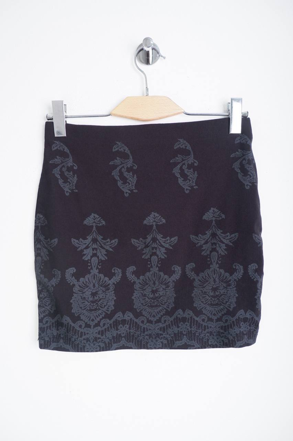 Юбка для лаконичного образа, визуально 42 размер