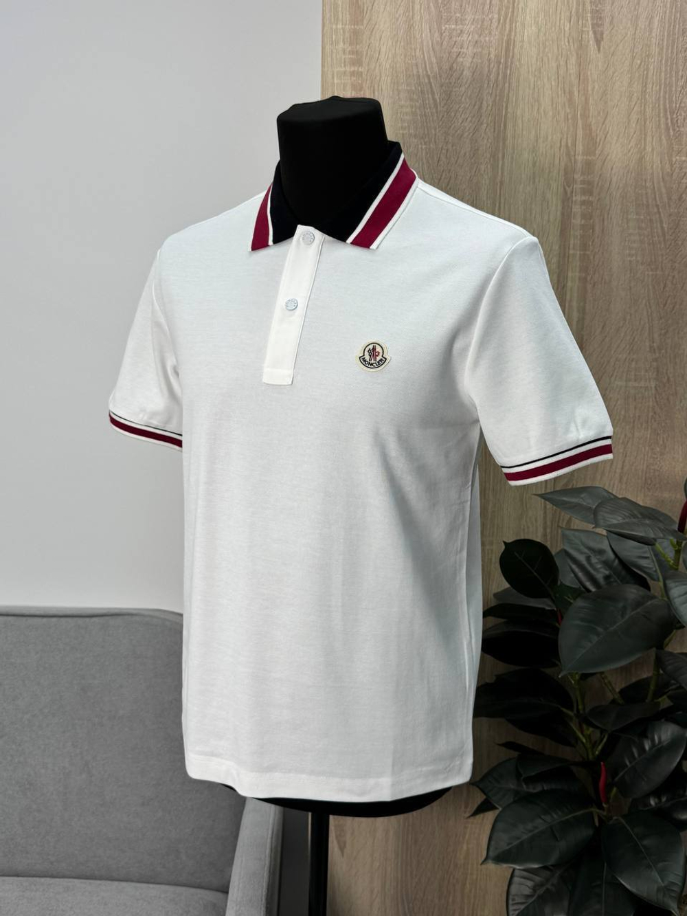 Поло Moncler