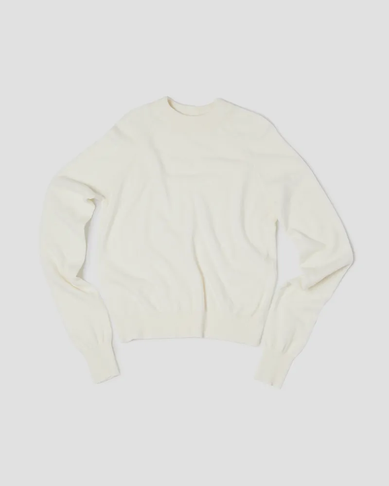 Молочный шерстяной джемпер из шерсти укороченный