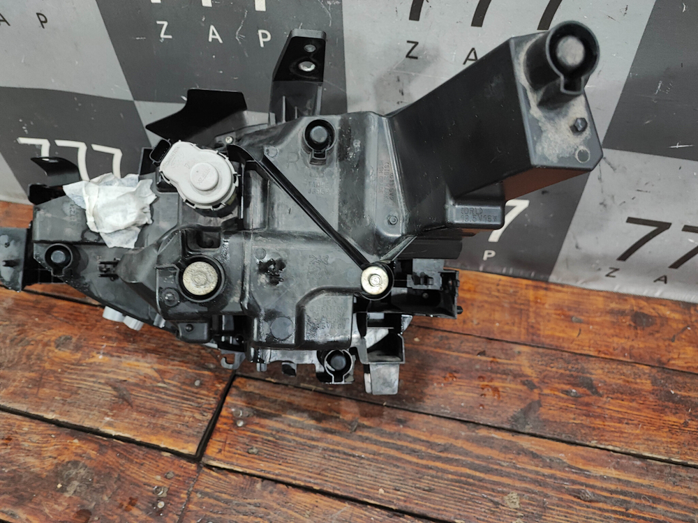 Фара правая LED Mazda CX-5 2 (KF) 17-нв Б/У Оригинал KB8N51031K