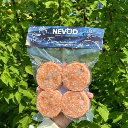 Биточки с лососем и креветками