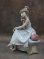 Статуэтка. Фарфор. Девушка с телефоном и далматинцем. Lladro