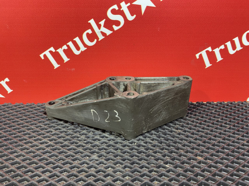 Кронштейн патрубка интеркулера