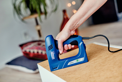 RAPID R:El.Staple Gun ESN114, тип 140 и гвоздей 300, 2-в-1, нейлер-степлер (гвозде/скобозабиватель) электрический для скоб (5000131)