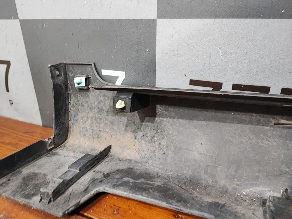 Накладка порога правого Kia Sportage 4 (QL) 16-22 Б/У Оригинал 87754F1100