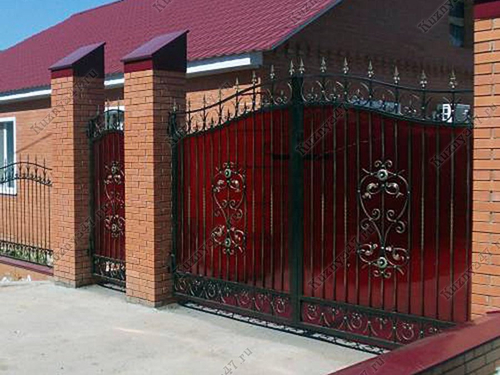 Распашные кованые ворота 7