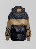 Куртка 18093 укороченная со вставками из ткани и вязанными рвукавами