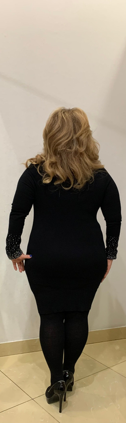 Нарядная черная туника-свитер со стразовой отделкой