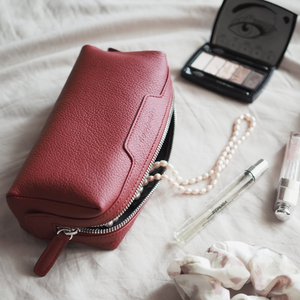 Несессер Tube из кожи теленка вишневого цвета