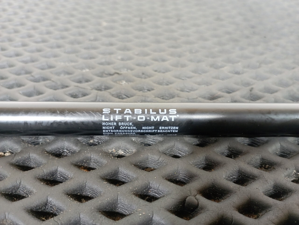 Амортизатор инструментального ящика 2023г.