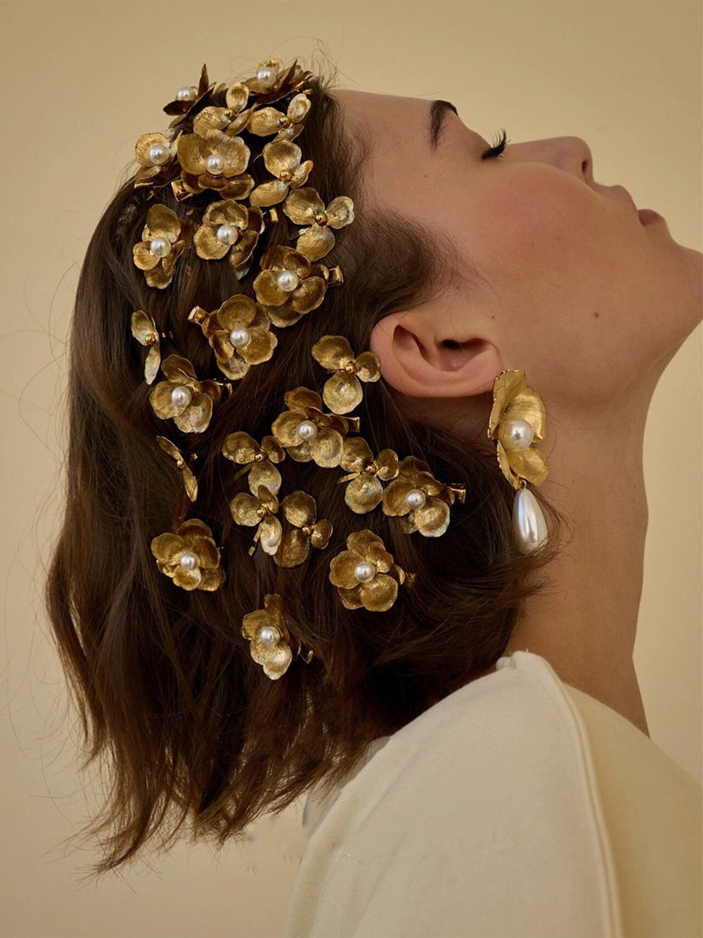 Невидимка золотой цветок